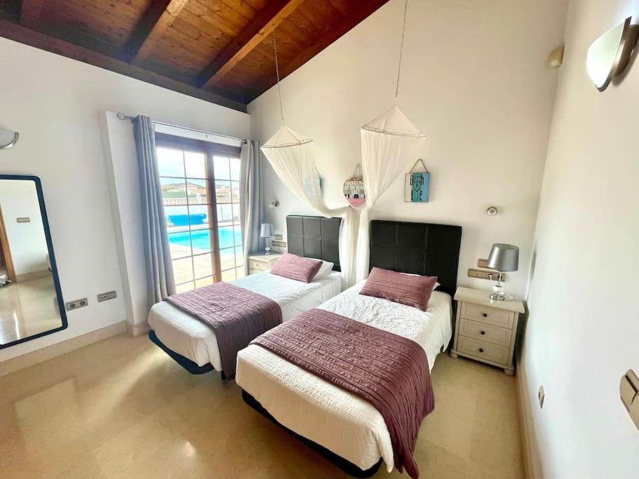 קורלחו Stunning Villa Amanecer מראה חיצוני תמונה