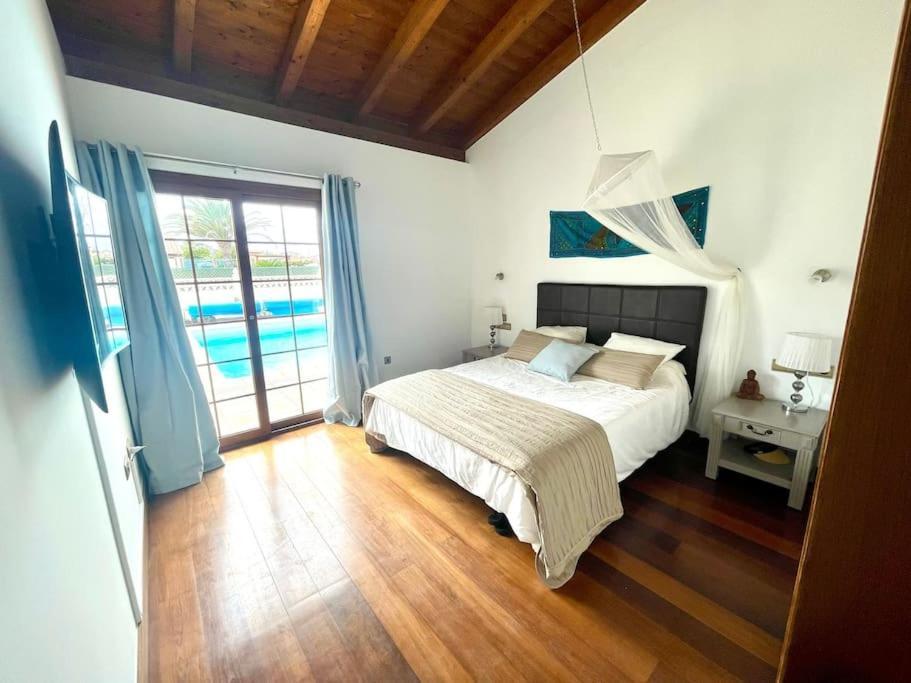 קורלחו Stunning Villa Amanecer מראה חיצוני תמונה